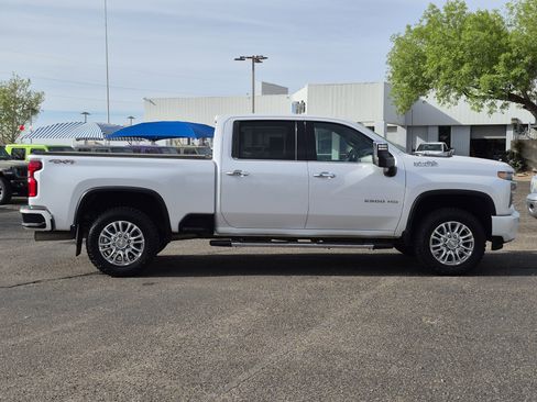 Used 2020 Chevrolet Silverado 2500 High Country w/ Technology Package image 8