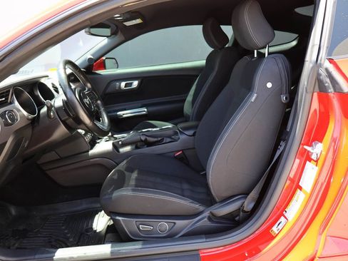 Used 2019 Ford Mustang GT RWD image 8
