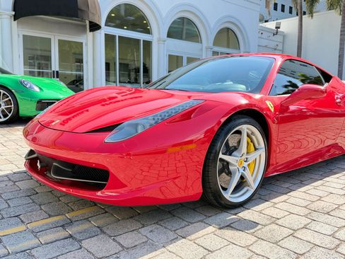 Used 2011 Ferrari 458 Italia Coupe RWD image 3