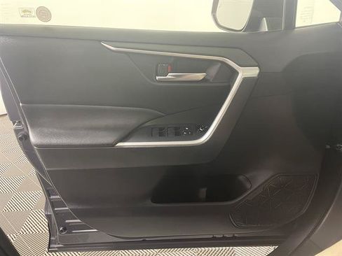 Certified 2019 Toyota RAV4 XLE w/ Convenience Package AWD/4WD image 20