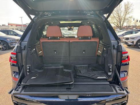 Used 2025 BMW X7 M60i AWD/4WD image 30