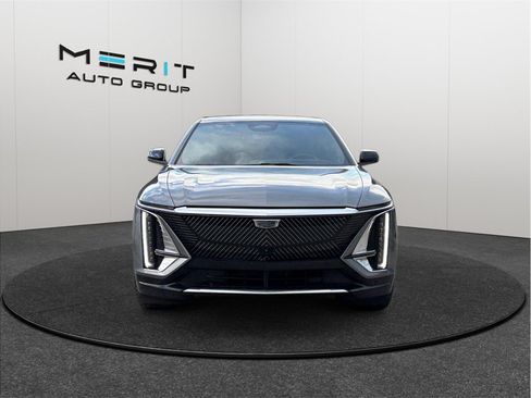 Used 2023 Cadillac Lyriq 2WD Luxury image 3