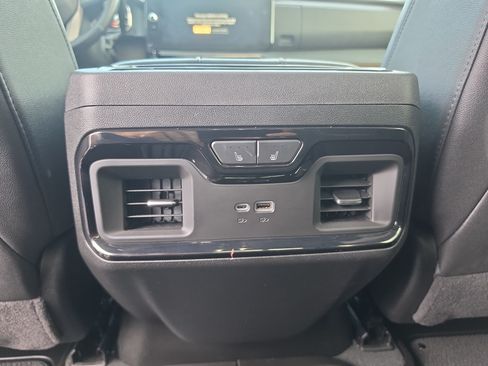 Used 2026 GMC Sierra 2500 AT4 AWD/4WD image 16