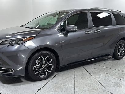 Used 2025 Toyota Sienna Platinum