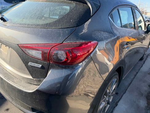 Used 2018 MAZDA MAZDA3 Touring image 7