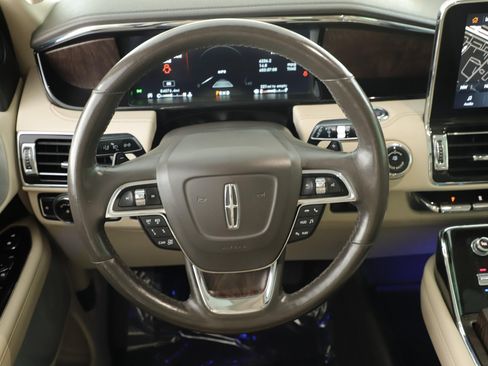 Used 2021 Lincoln Navigator Reserve AWD/4WD image 15