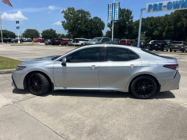 Used 2022 Toyota Camry XSE FWD image 3