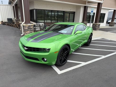 Used 2010 Chevrolet Camaro LT image 2