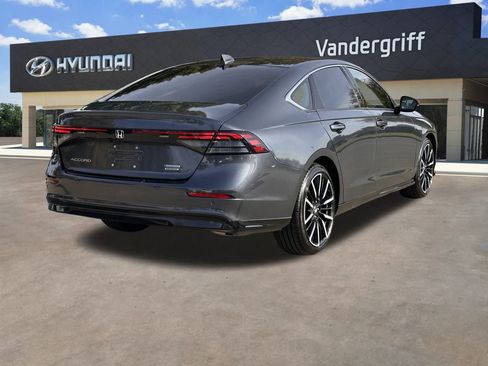 Used 2024 Honda Accord Touring image 12