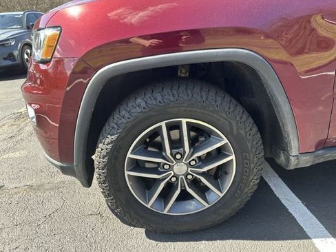 Used 2018 Jeep Grand Cherokee Laredo image 22