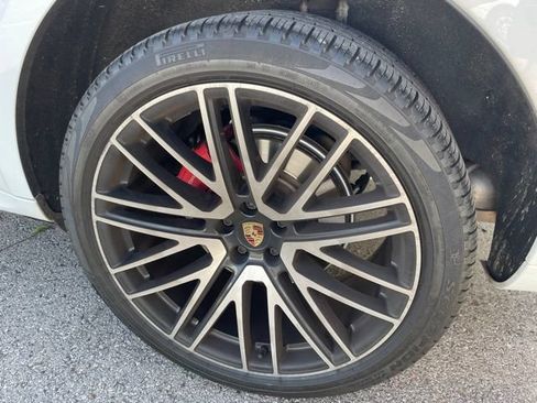 Used 2024 Porsche Macan S AWD/4WD image 9