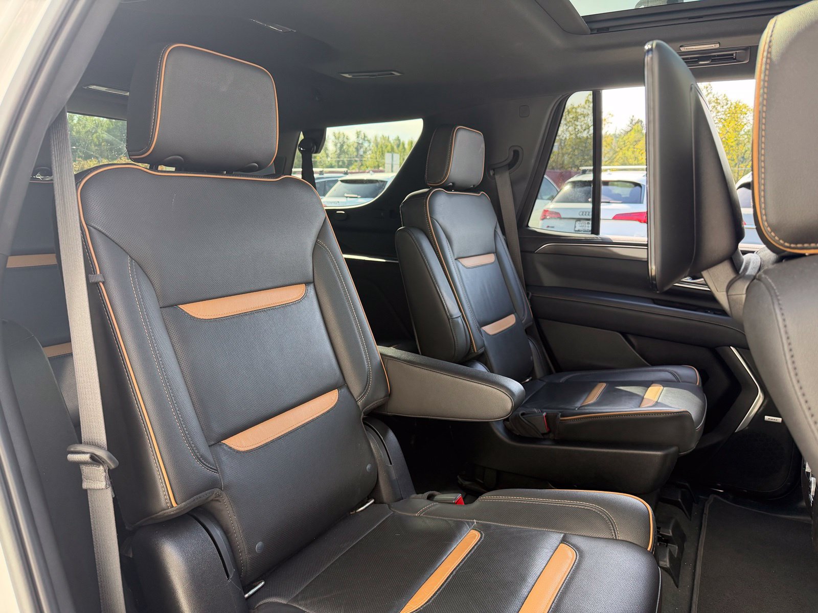Used 2021 GMC Yukon AT4 w/ AT4 Premium Plus Package AWD/4WD image 20