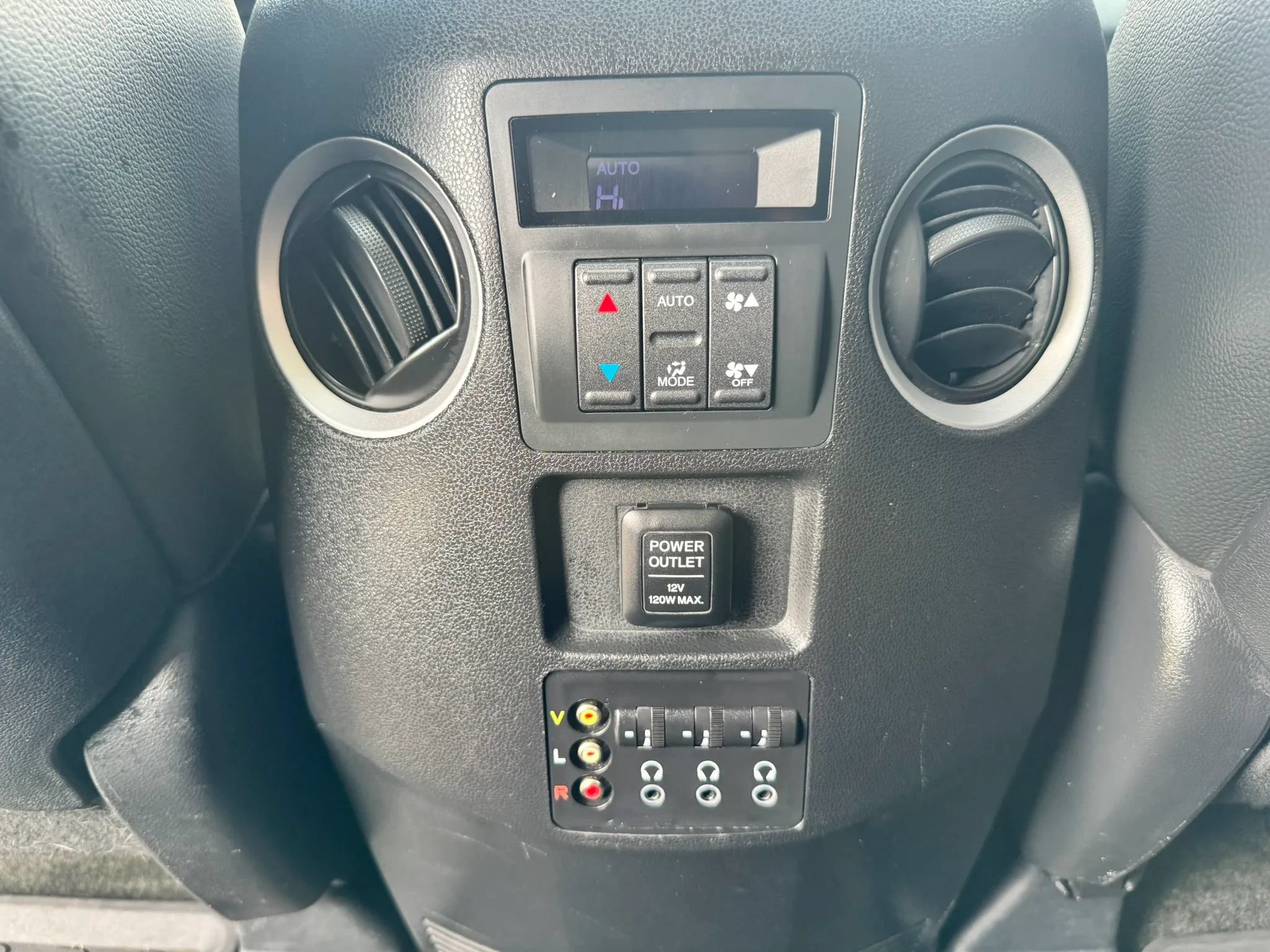 Used 2015 Honda Pilot Touring image 46