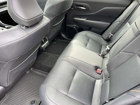 Used 2023 Toyota Crown Limited image 18