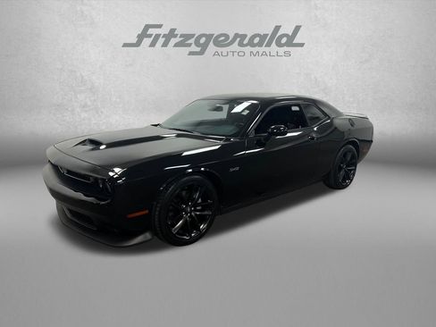 Used 2023 Dodge Challenger R/T RWD image 1