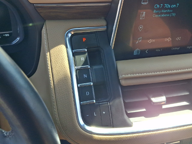 Certified 2023 Chevrolet Suburban Premier w/ Advanced Technology Package AWD/4WD image 15