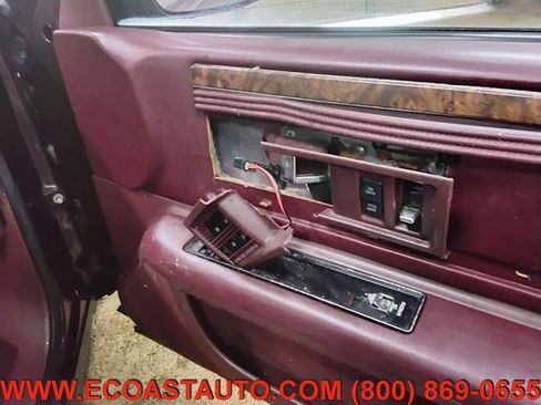 Used 1995 Buick Roadmaster Sedan RWD image 16