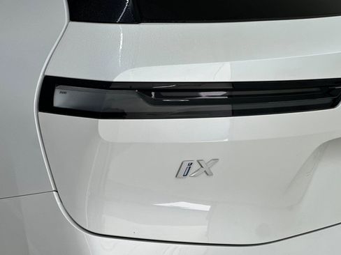 Used 2023 BMW iX xDrive50 w/ Premium Package image 20
