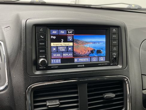 Used 2020 Dodge Grand Caravan SXT FWD image 17
