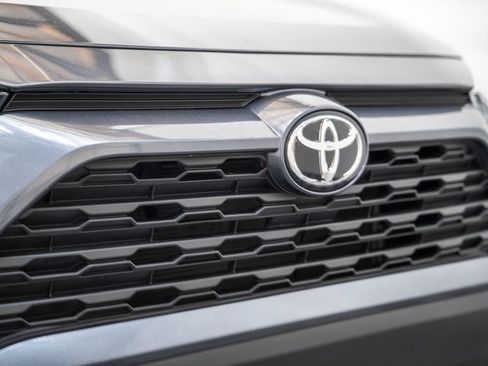 Used 2025 Toyota RAV4 XLE AWD/4WD image 8