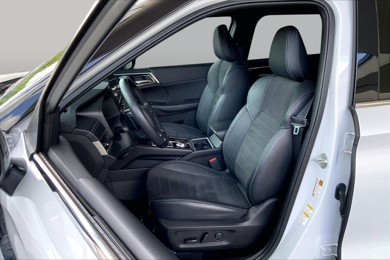 Used 2023 Mitsubishi Outlander SE Black Edition AWD/4WD image 8