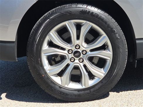 Certified 2024 Ford Edge Titanium image 9