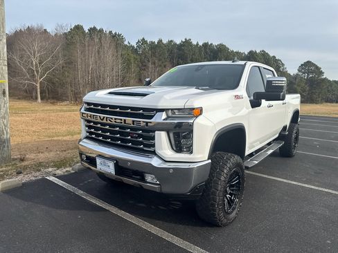 Used 2020 Chevrolet Silverado 2500 LTZ w/ LTZ Texas Edition image 11