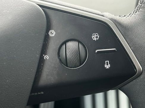 Used 2024 Tesla Cybertruck AWD Crew Cab image 12