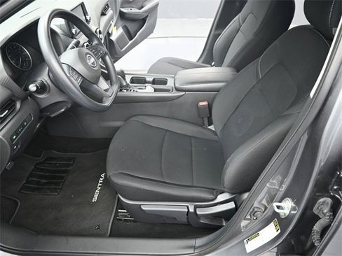 Used 2025 Nissan Sentra S image 11