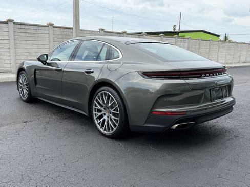 Certified 2025 Porsche Panamera 4 E-Hybrid AWD/4WD image 3
