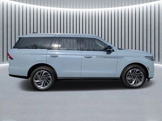 New 2025 Lincoln Navigator Reserve video 2