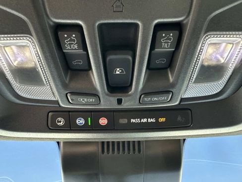 Used 2024 GMC Sierra 2500 AT4X AWD/4WD image 19