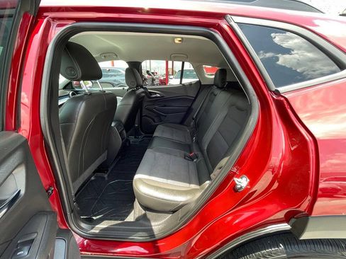 Used 2025 Chevrolet Trax LT w/ Driver Confidence Package FWD image 11
