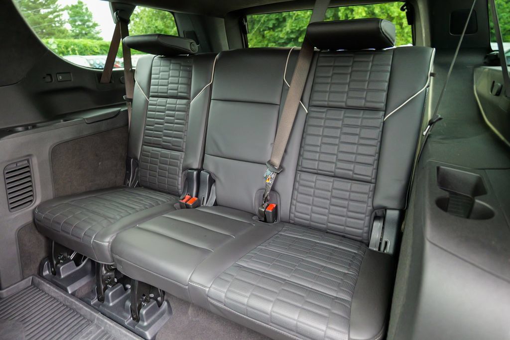 Used 2025 Cadillac Escalade ESV Sport Platinum AWD/4WD image 29