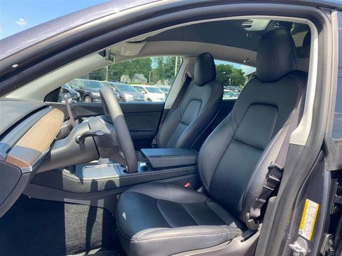 Used 2023 Tesla Model Y Long Range AWD/4WD image 9