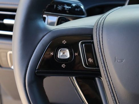 Used 2025 Lincoln Aviator AWD image 31