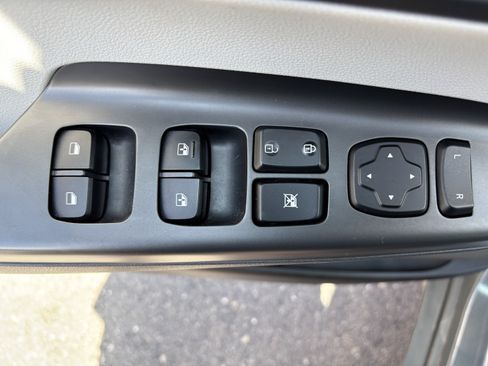 Used 2023 Hyundai Kona SEL AWD/4WD image 17