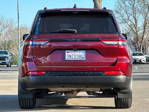 Used 2024 Jeep Grand Cherokee Limited w/ Luxury Tech Group II image 6