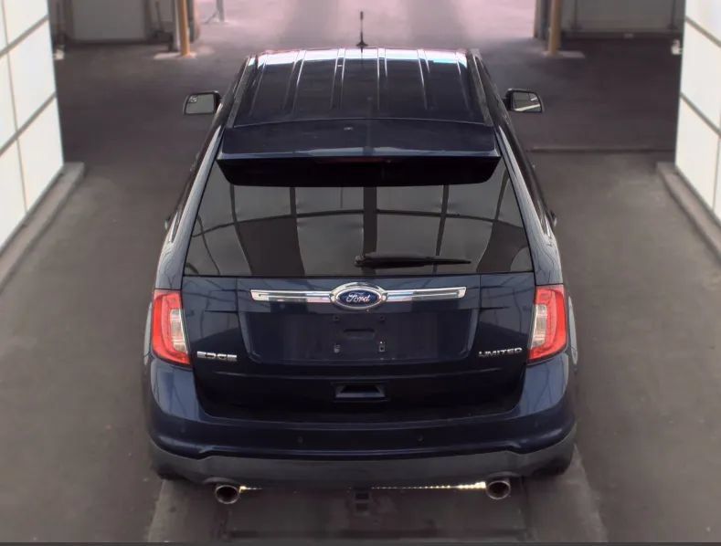 Used 2011 Ford Edge Limited FWD image 4