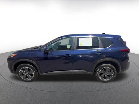 Used 2025 Nissan Rogue SV FWD image 9