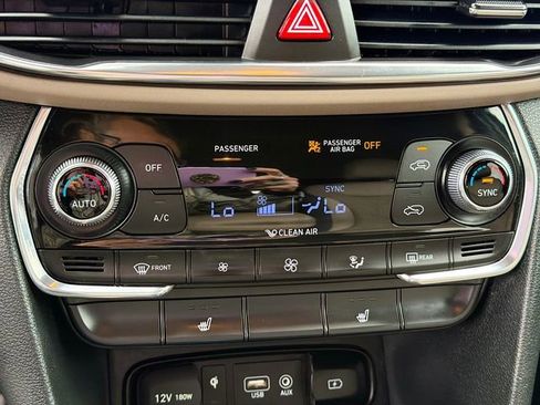 Used 2020 Hyundai Santa Fe SEL w/ Convenience Package image 15