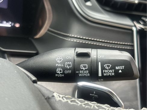 New 2025 Jeep Grand Cherokee L Limited w/ Luxury Tech Group II image 37