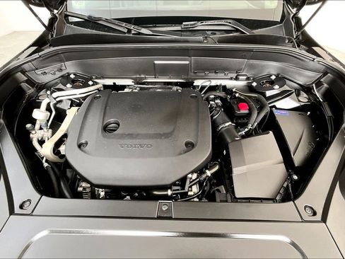 Used 2023 Volvo XC90 B6 Plus image 12