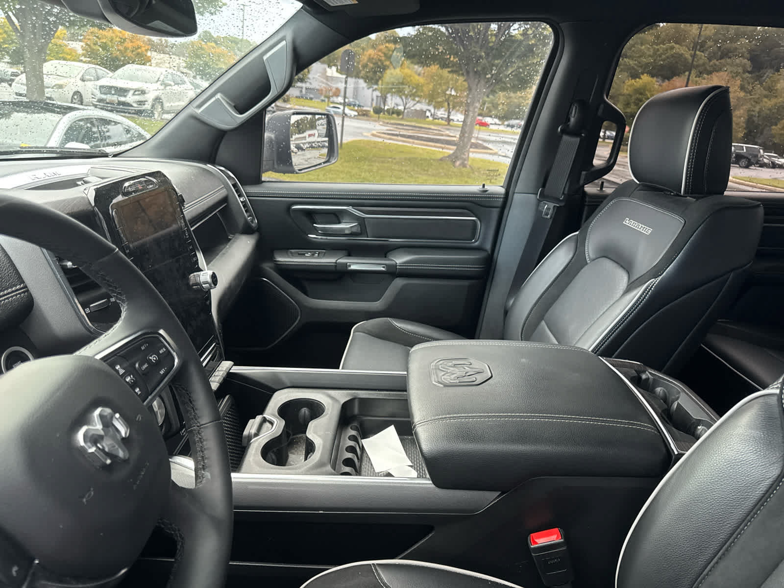 Used 2025 RAM 1500 Laramie w/ Sport Appearance Package AWD/4WD image 11