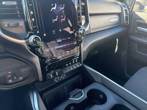 New 2026 RAM 2500 Big Horn AWD/4WD image 31