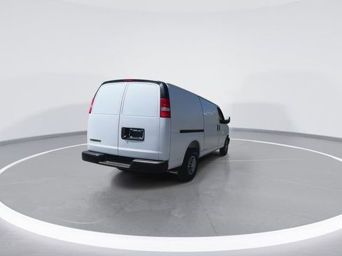 Used 2025 Chevrolet Express 2500 RWD image 11