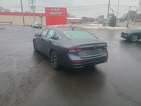 Used 2023 Honda Accord Touring image 4