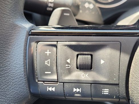 Used 2023 Nissan Rogue SV FWD image 23