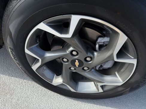Used 2025 Chevrolet Trax LT image 29