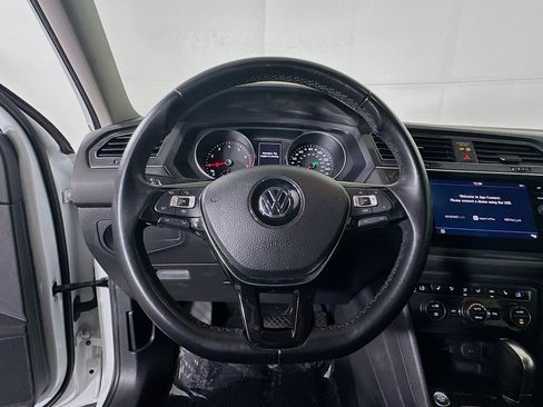 Used 2019 Volkswagen Tiguan SE image 15